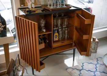 Aparadores: funcionalidade e elegância no décor de interiores!